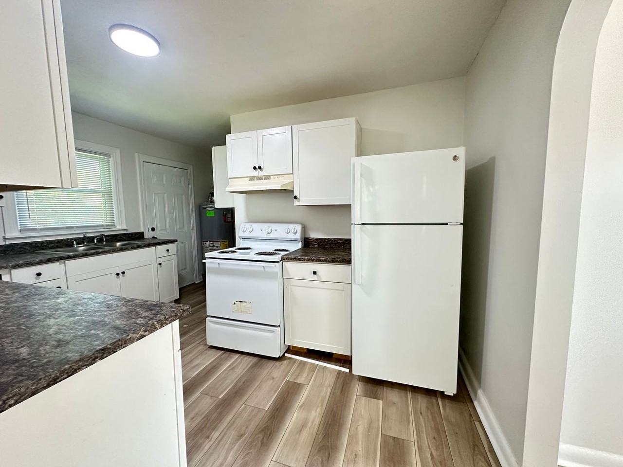 329 Chambers Ave - Photo 3 of 14