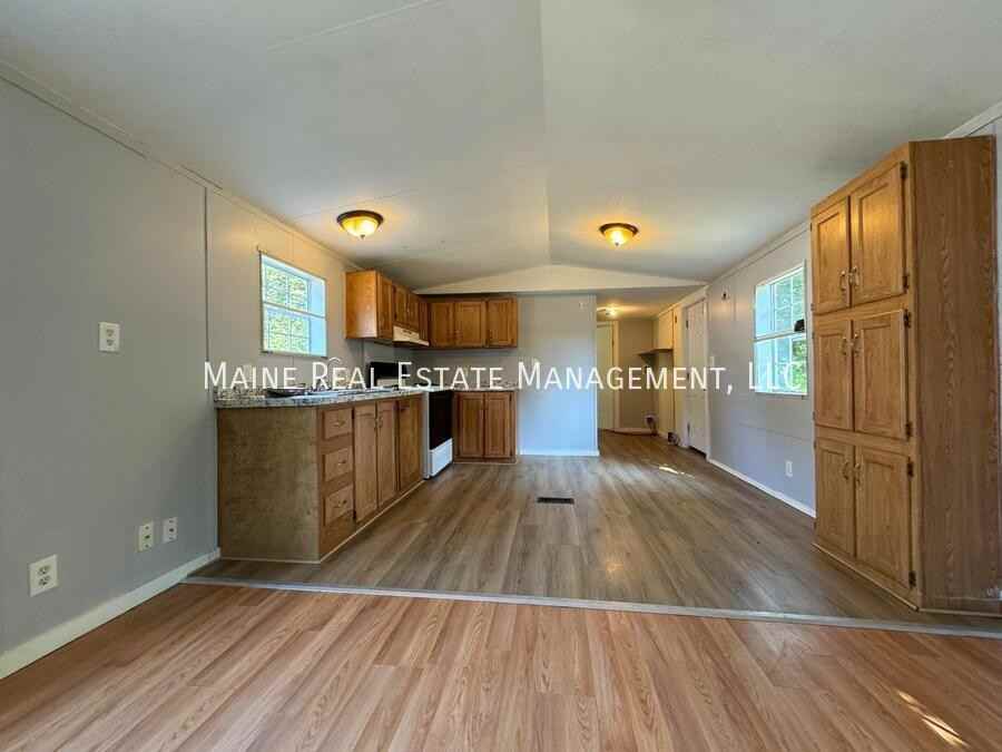 102 Park Dr - Photo 2 of 9