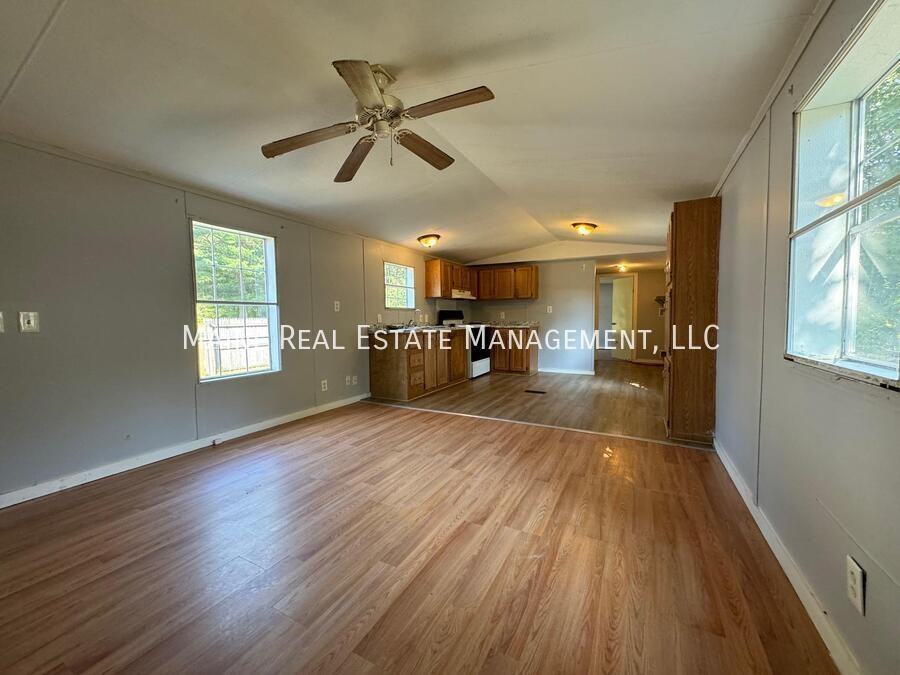 102 Park Dr - Photo 3 of 9