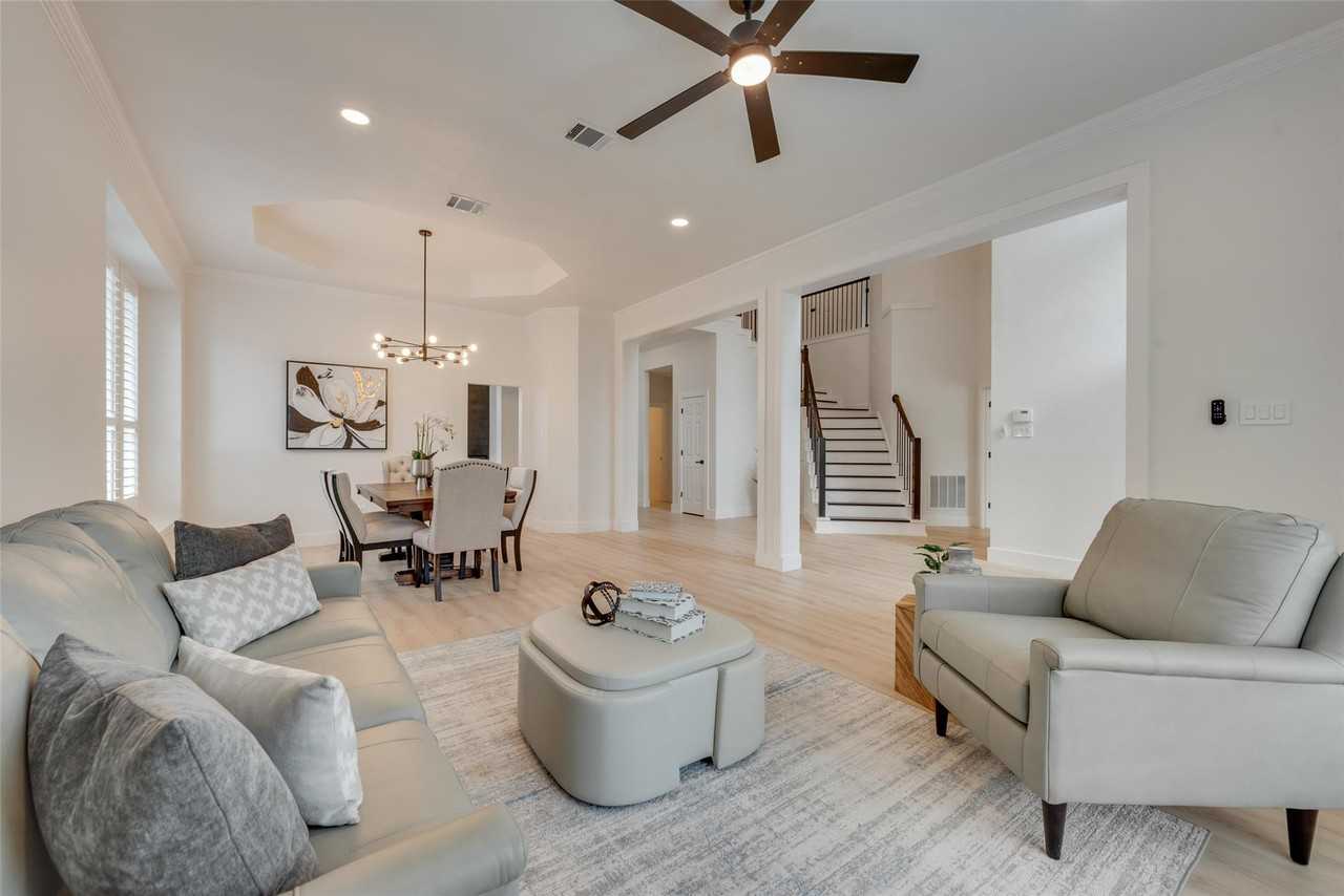 4617 Reunion Dr - Photo 3 of 25