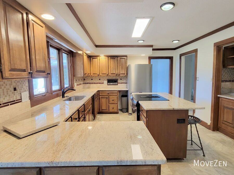 6829 Greystone Dr - Photo 2 of 50