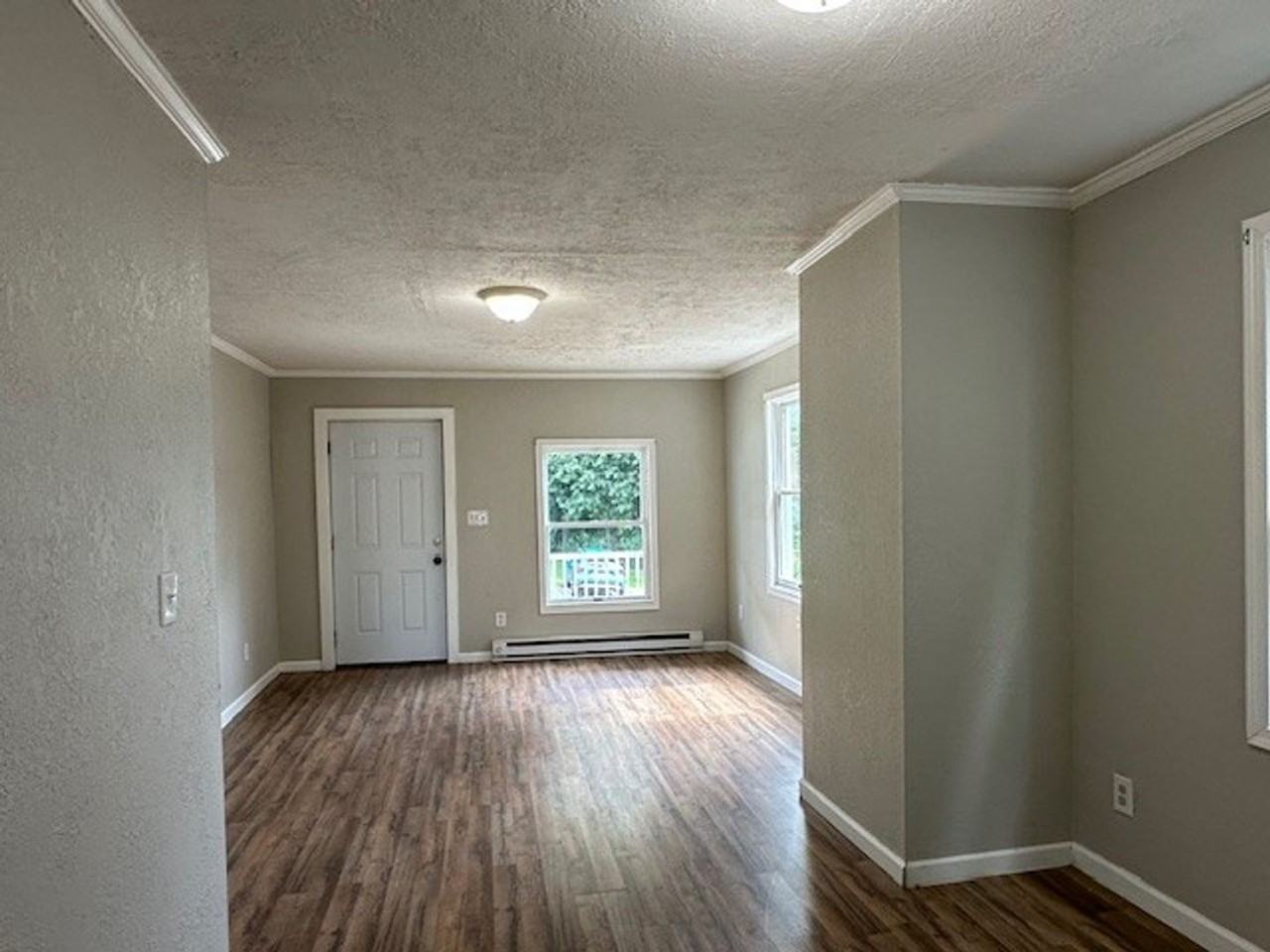 16 1/2 Locust St - Photo 3 of 11