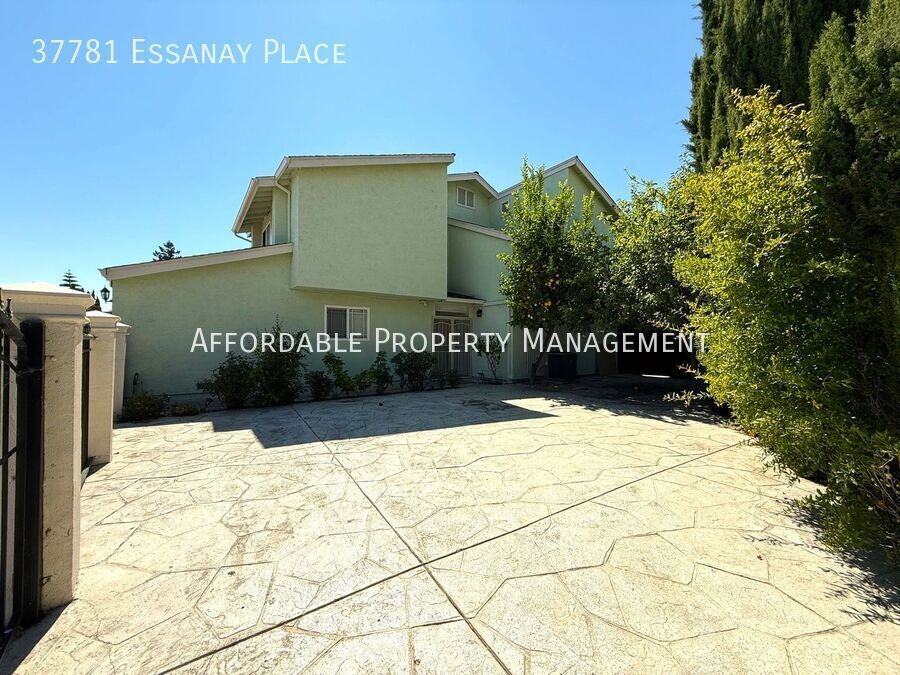 37781 Essanay Pl - Photo 3 of 23