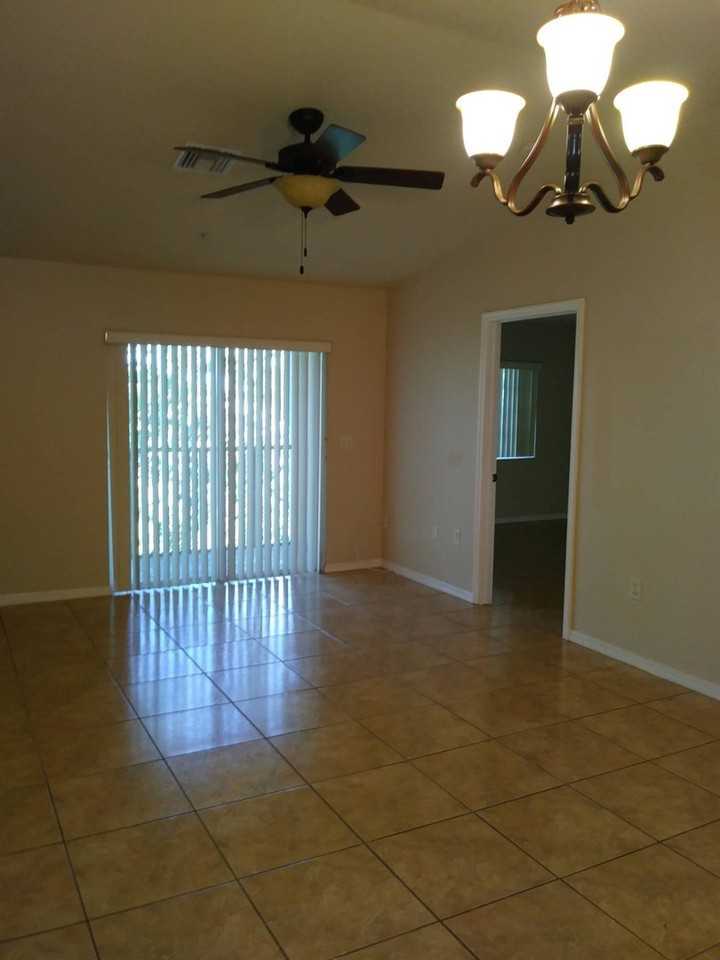 1328 Se 8th Ave #204 - Photo 6 of 12