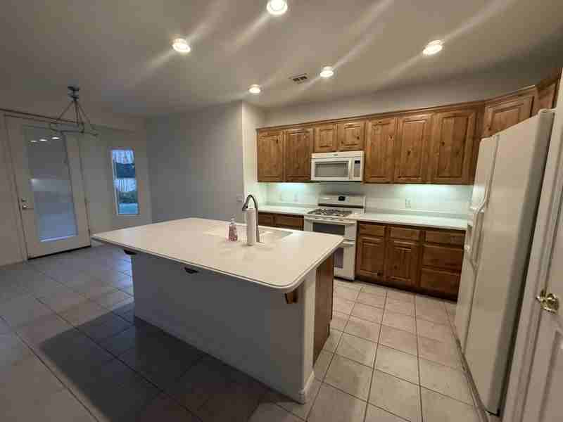 3472 E Canyon Crest Ave - Photo 3 of 7
