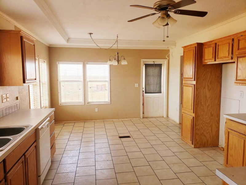 15800 City Lake Rd - Photo 2 of 8