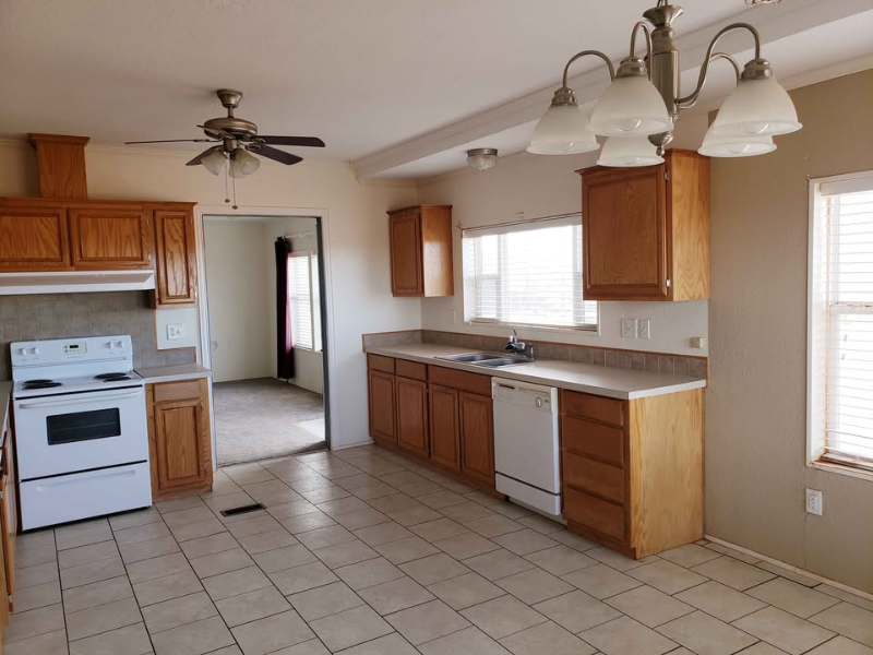 15800 City Lake Rd - Photo 3 of 8