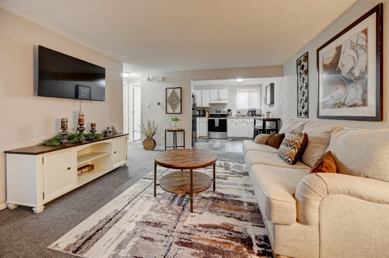 827 Fontmore Rd - Photo 2 of 13