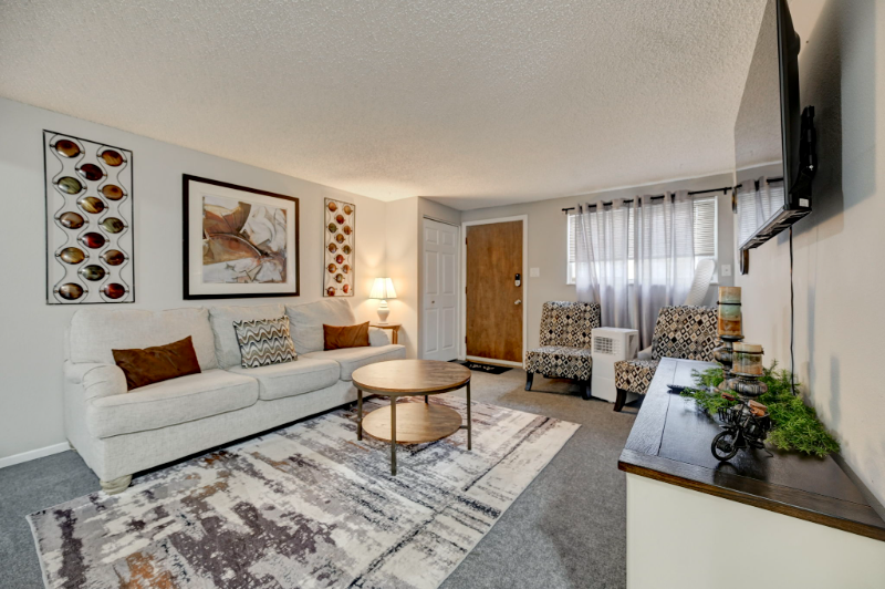 827 Fontmore Rd - Photo 4 of 13