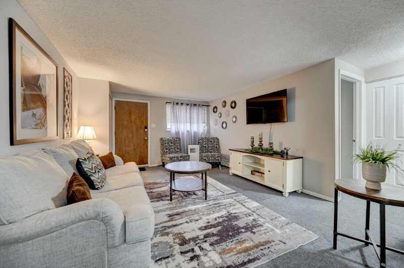 827 Fontmore Rd - Photo 5 of 13