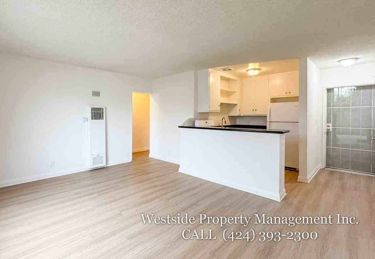 1138 Euclid St #6 - Photo 2 of 14