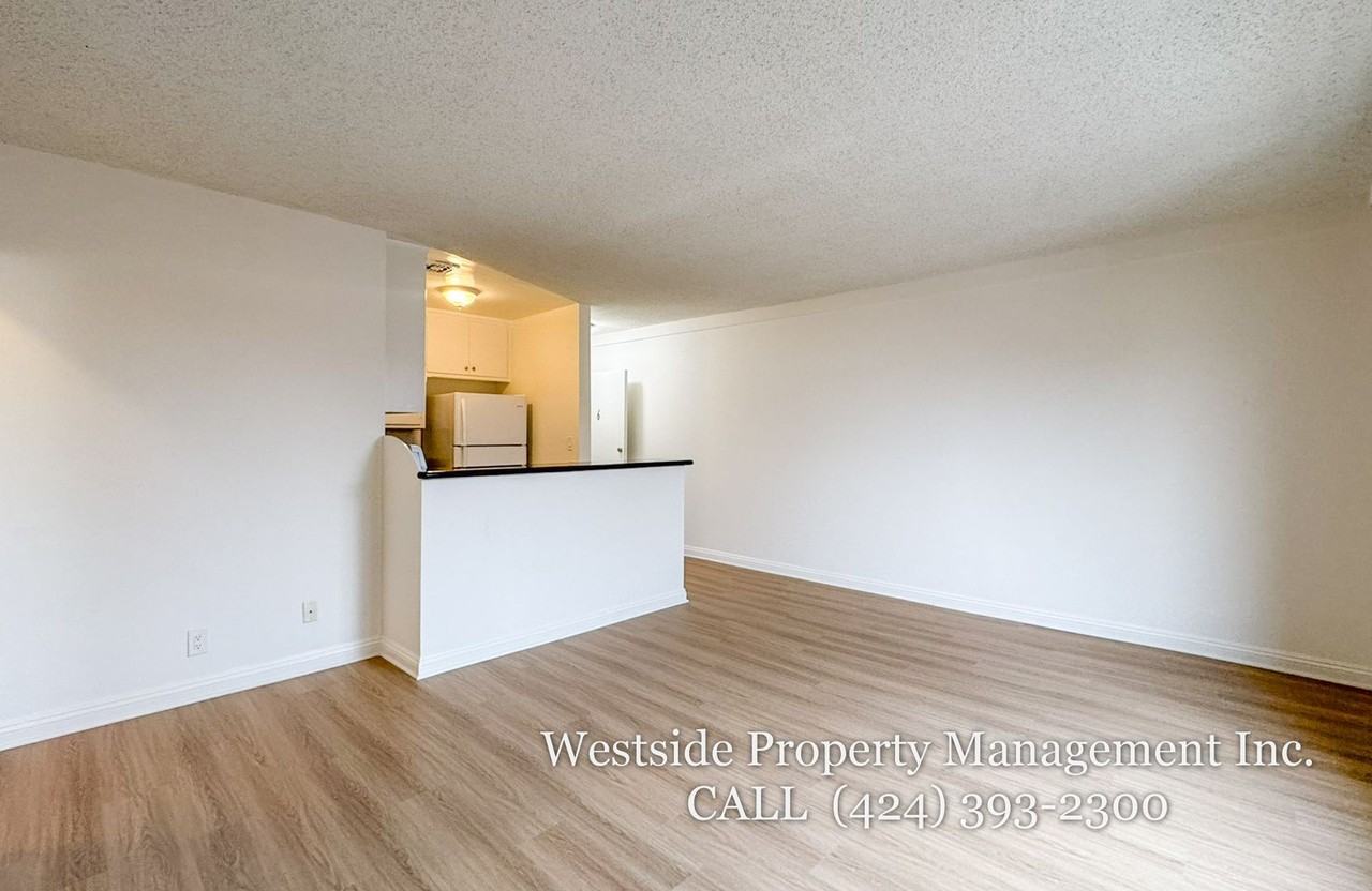 1138 Euclid St #6 - Photo 3 of 14