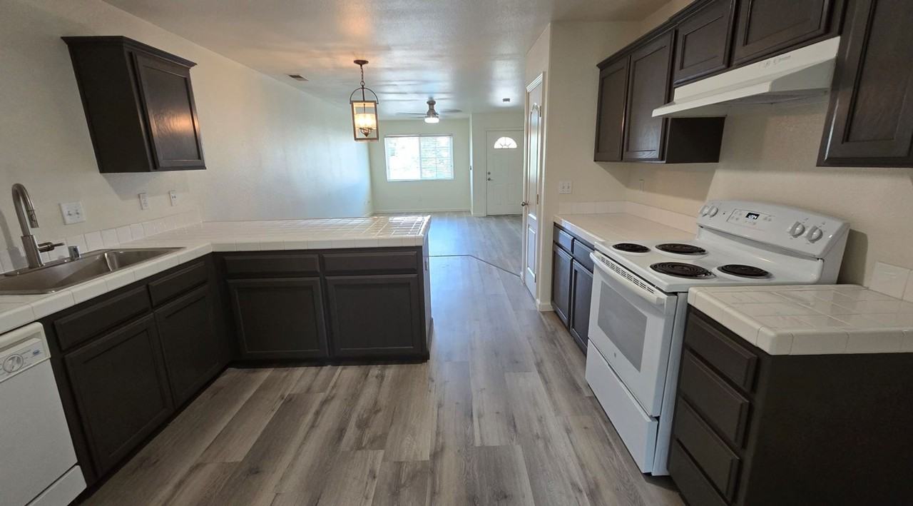 6124 Royal Coach Cir - Photo 3 of 17