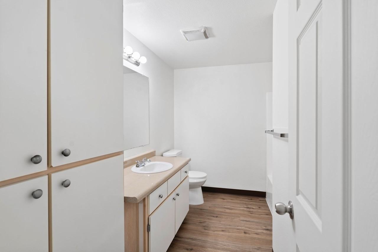 Bluebird Keizer - Photo 5 of 31