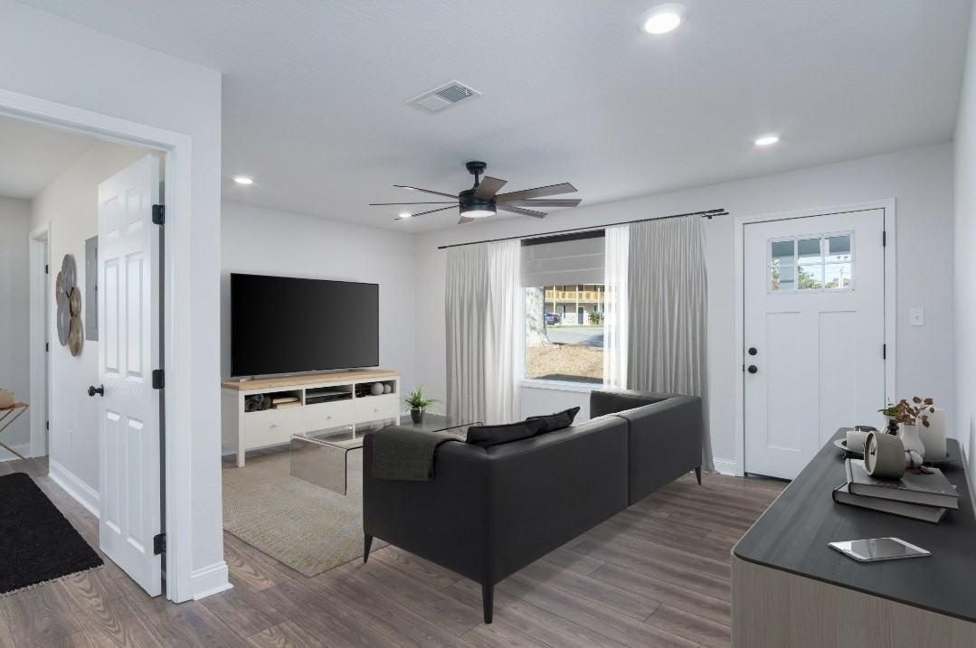 706 Main Street - Photo 2 of 14