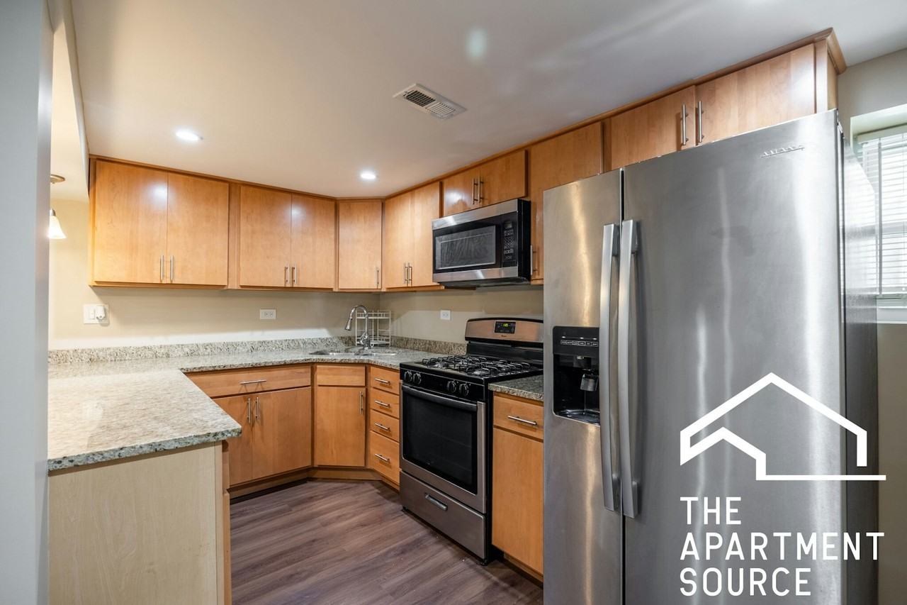 2118 North Avers Avenue, Unit G - Photo 2 of 18