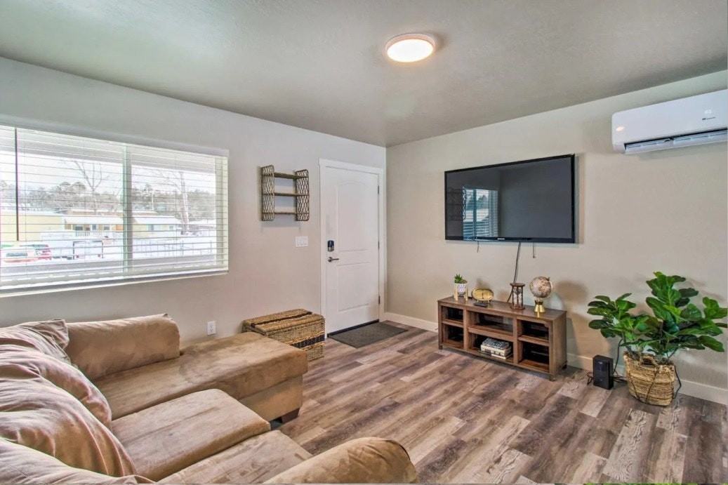 1110 West Woodland Lake Road, Unit A - Photo 2 of 19