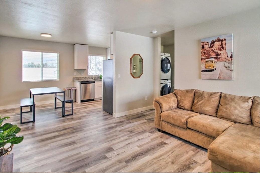 1110 West Woodland Lake Road, Unit A - Photo 3 of 19