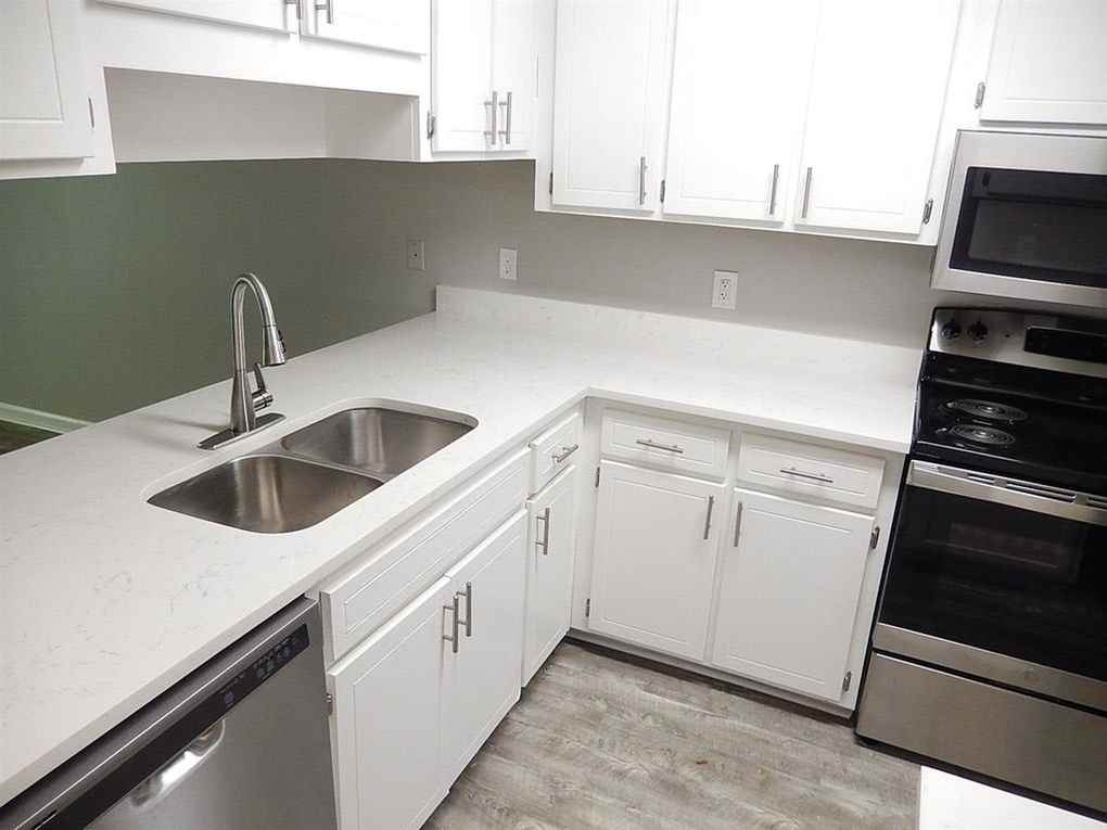 4885 Old Bainbridge Road - Photo 2 of 19