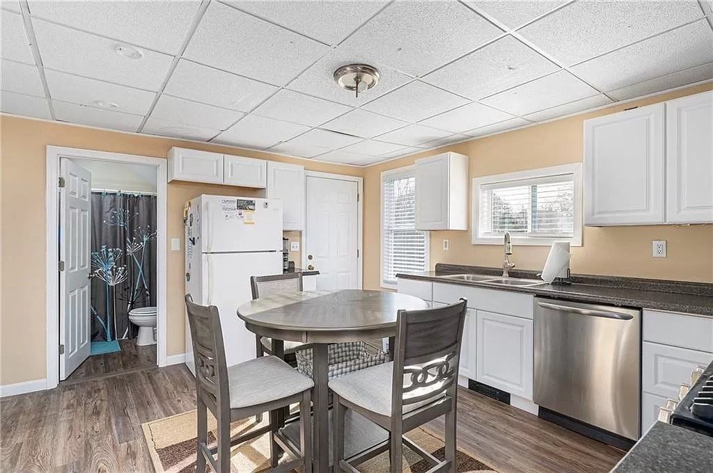 268 Metacom Ave #2 - Photo 3 of 14