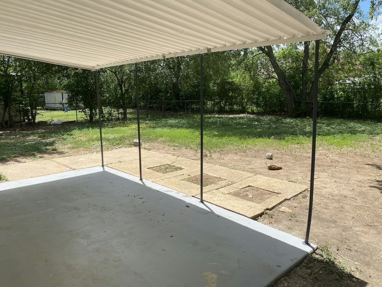 4110 Tropical Dr - Photo 2 of 13