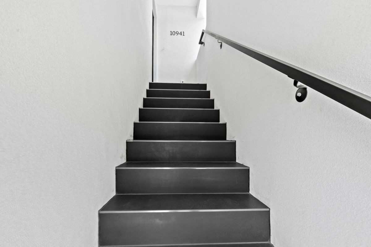 10941 Christine Way - Photo 6 of 28