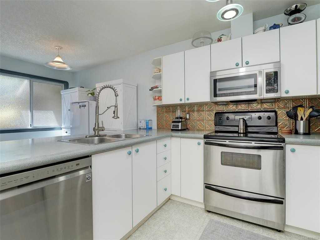 2190 Drennan St #12 - Photo 3 of 13