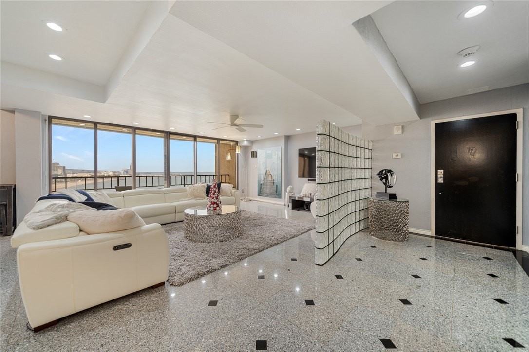 1400 Ocean Drive #1104A - Photo 4 of 40