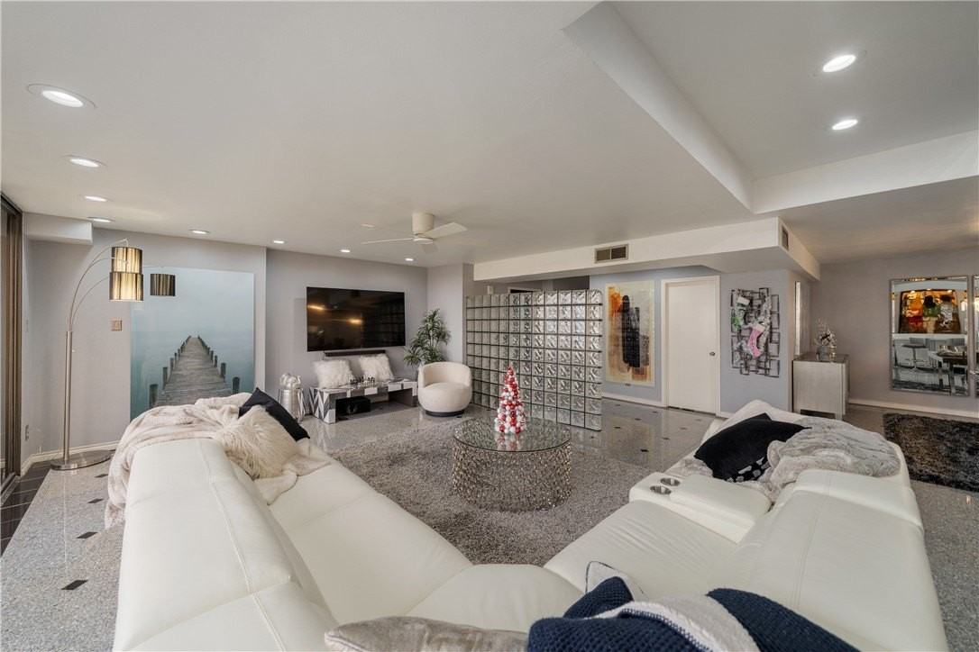 1400 Ocean Drive #1104A - Photo 6 of 40