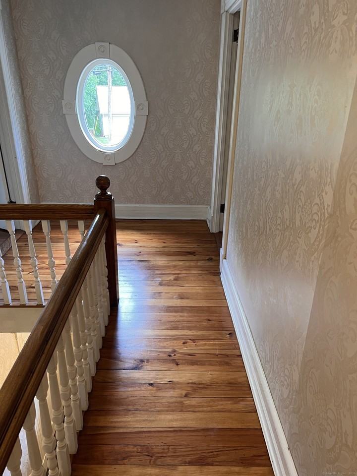 48 Pratt St - Photo 7 of 39