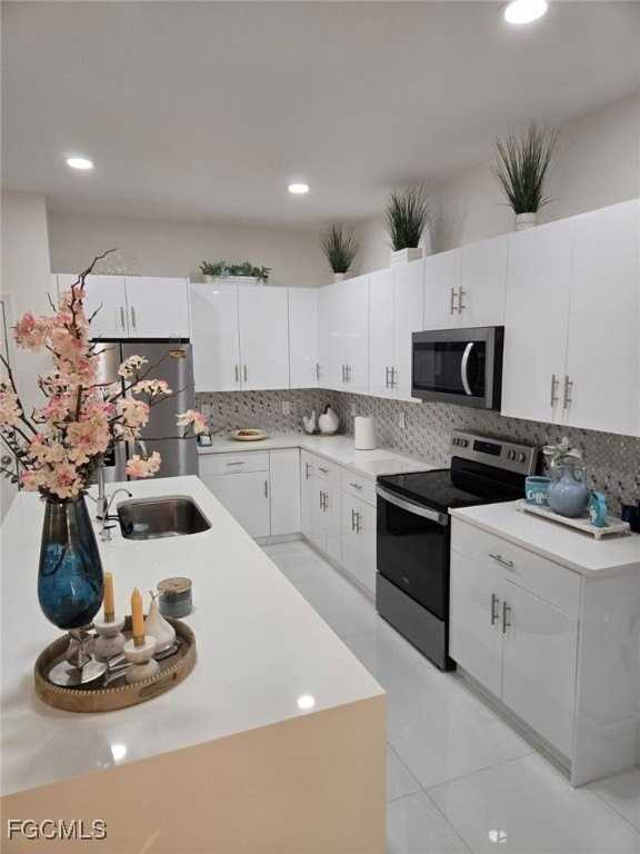 1015 Balboa Ave - Photo 6 of 31