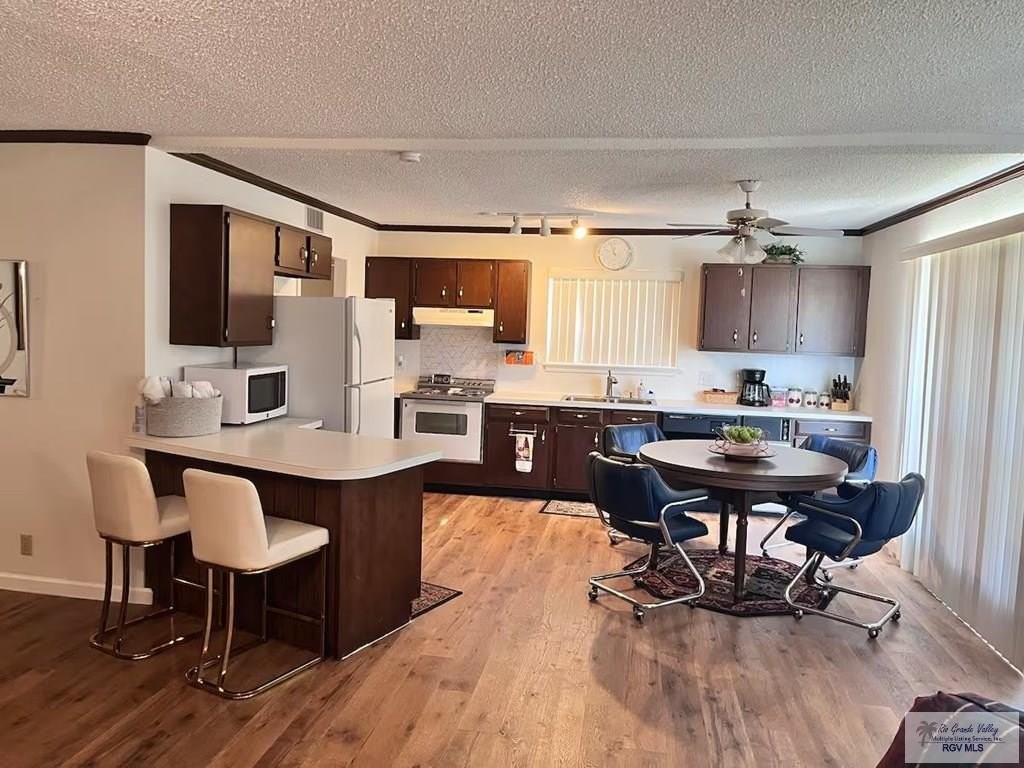 4501 Carmen Ave - Photo 5 of 14