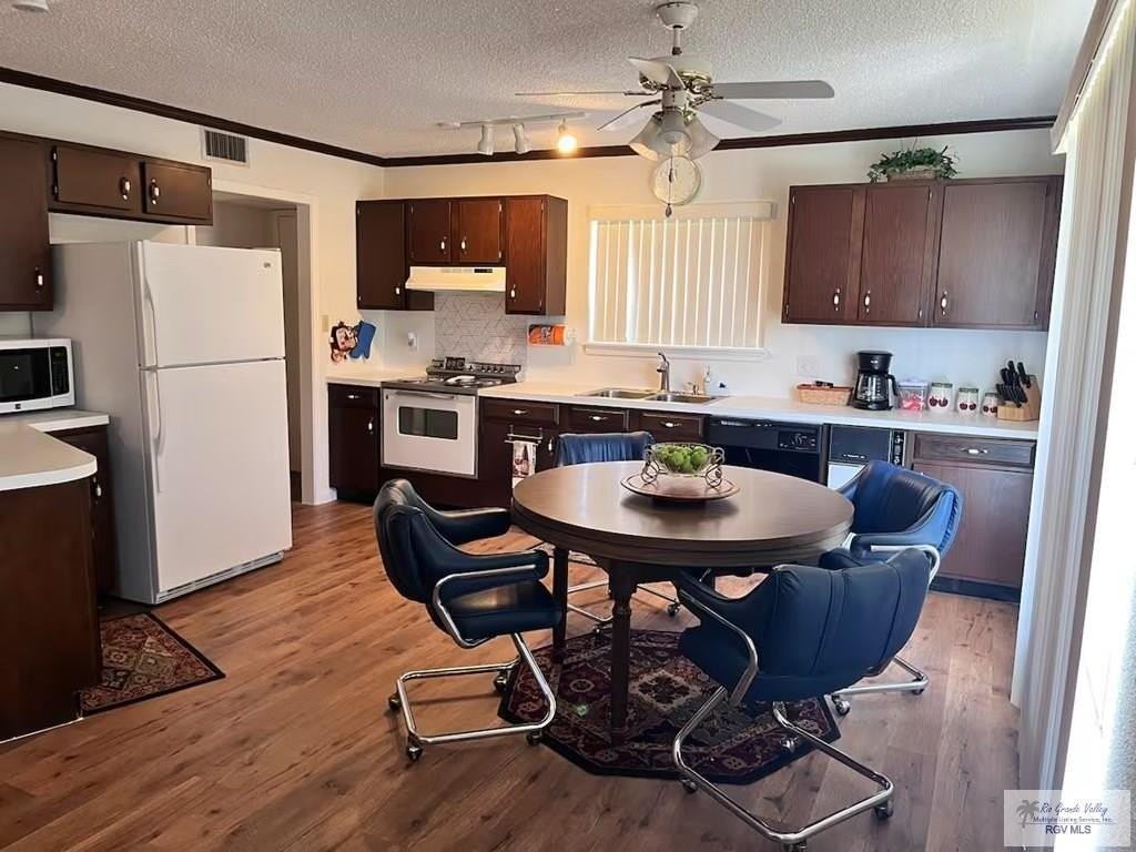 4501 Carmen Ave - Photo 6 of 14