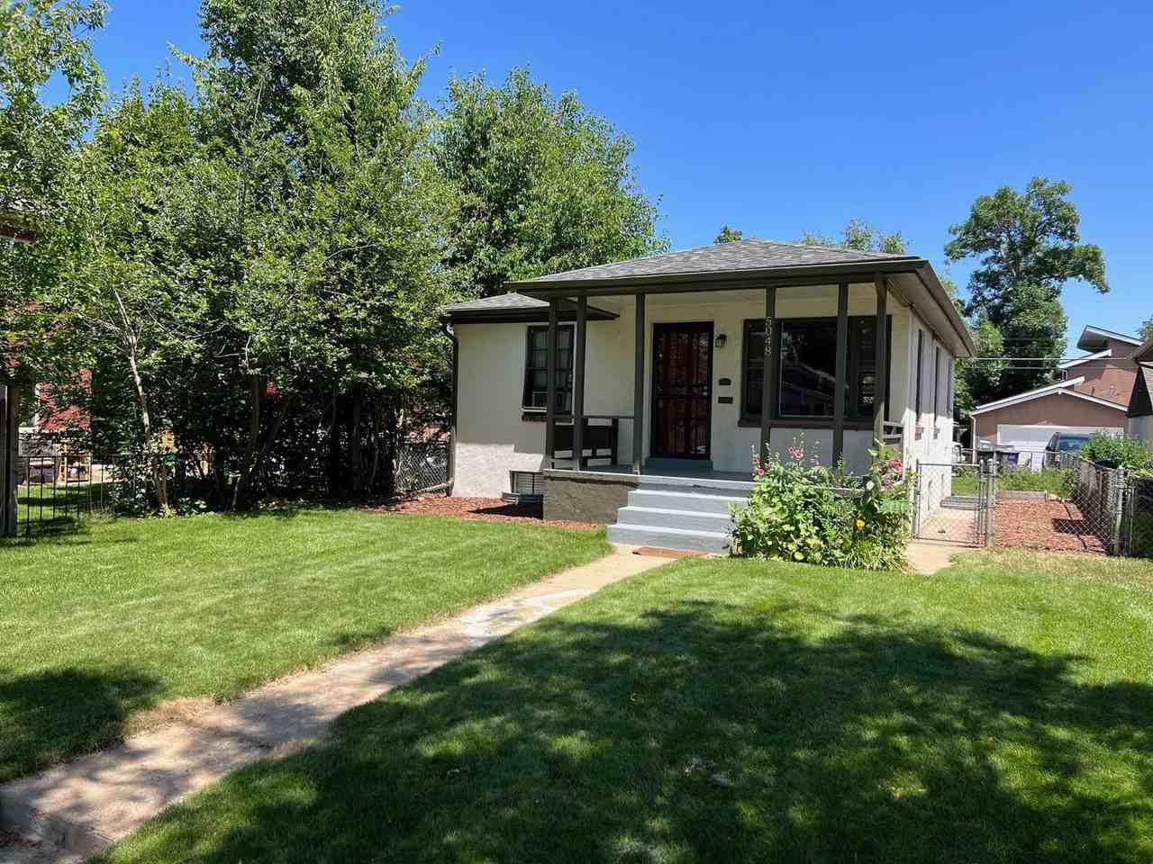 5048 Newton St - Photo 2 of 25