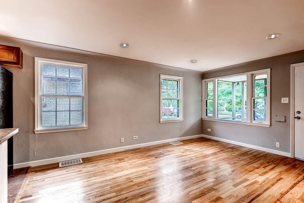 5048 Newton St - Photo 5 of 25