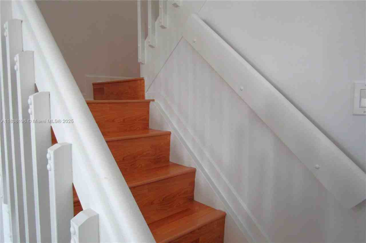 17278 Southwest 139th Court - Photo 4 of 28