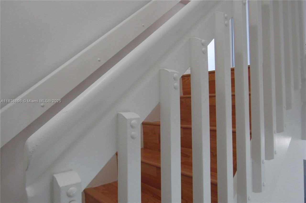 17278 Southwest 139th Court - Photo 6 of 28