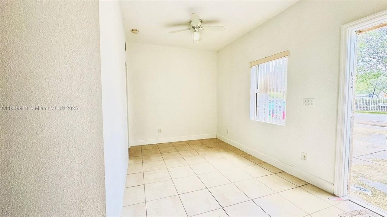 2099 Nw 26th Ave #1A - Photo 6 of 12