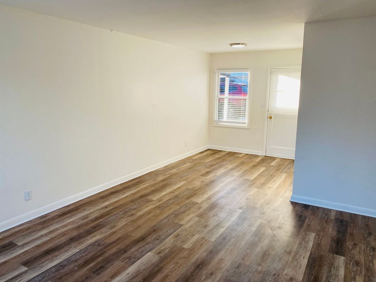 2036 Filbert St - Photo 2 of 9