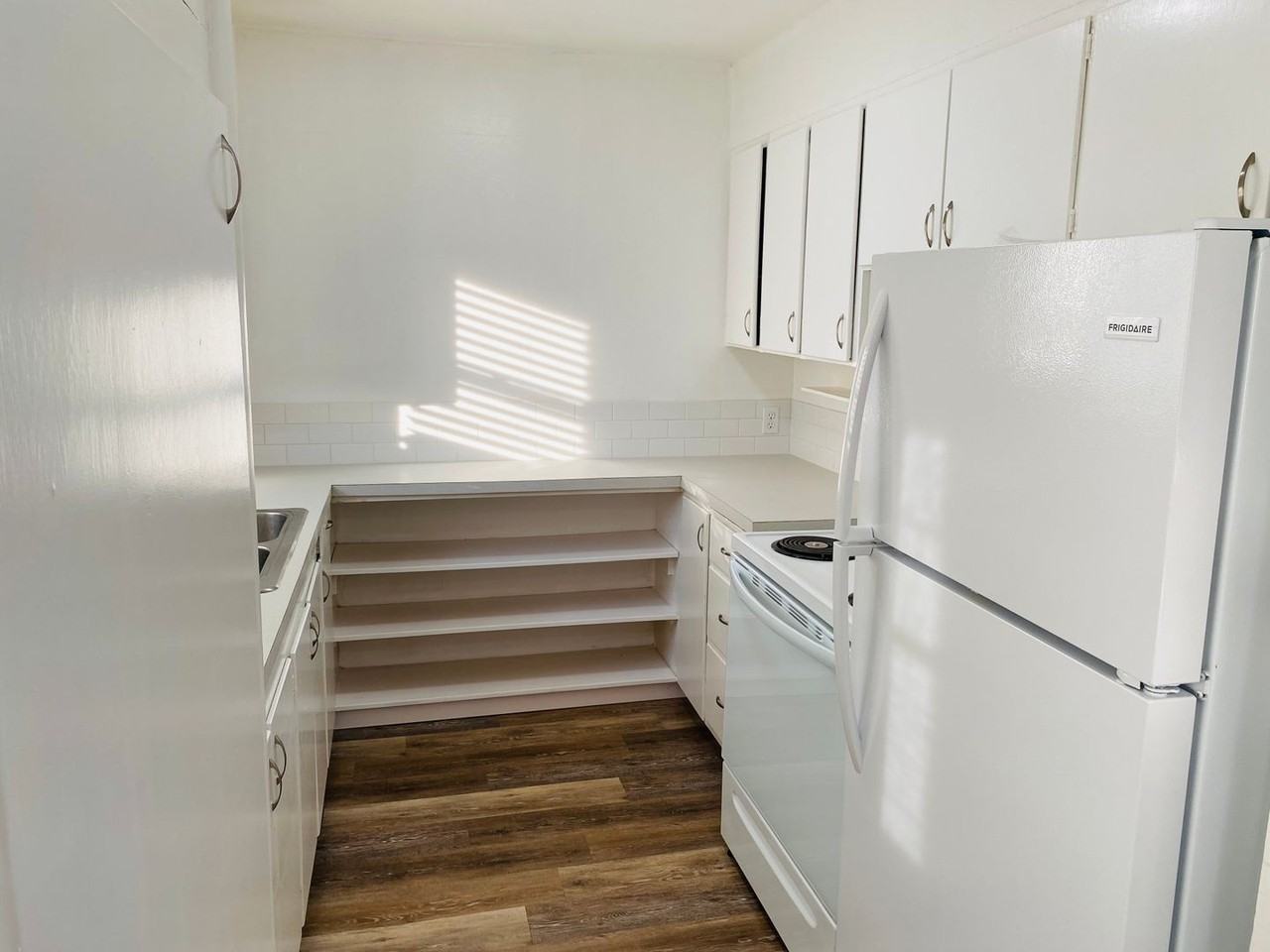 2036 Filbert St - Photo 3 of 9