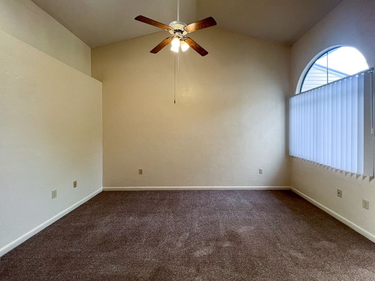 3916 Sw 30th Ter - Photo 7 of 19
