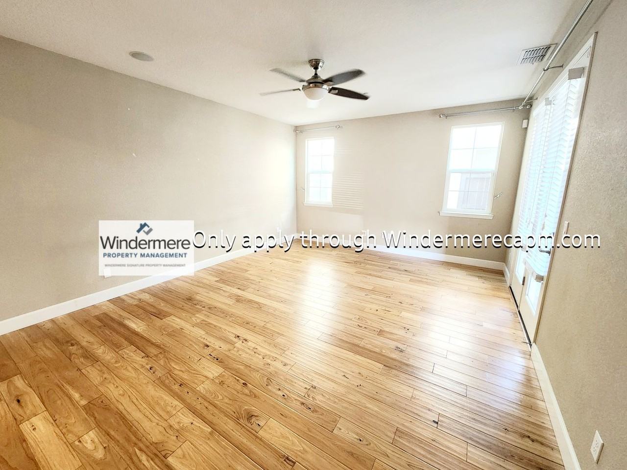 1563 Parkside Way - Photo 4 of 19