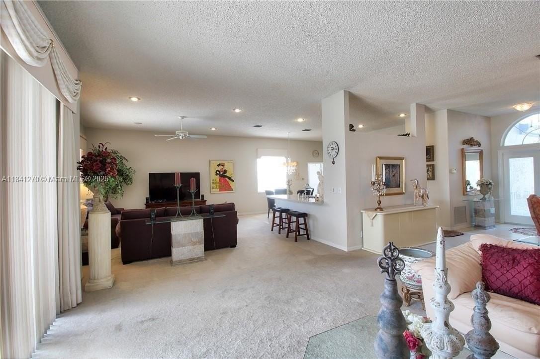 5984 Nw 74th St - Photo 7 of 33