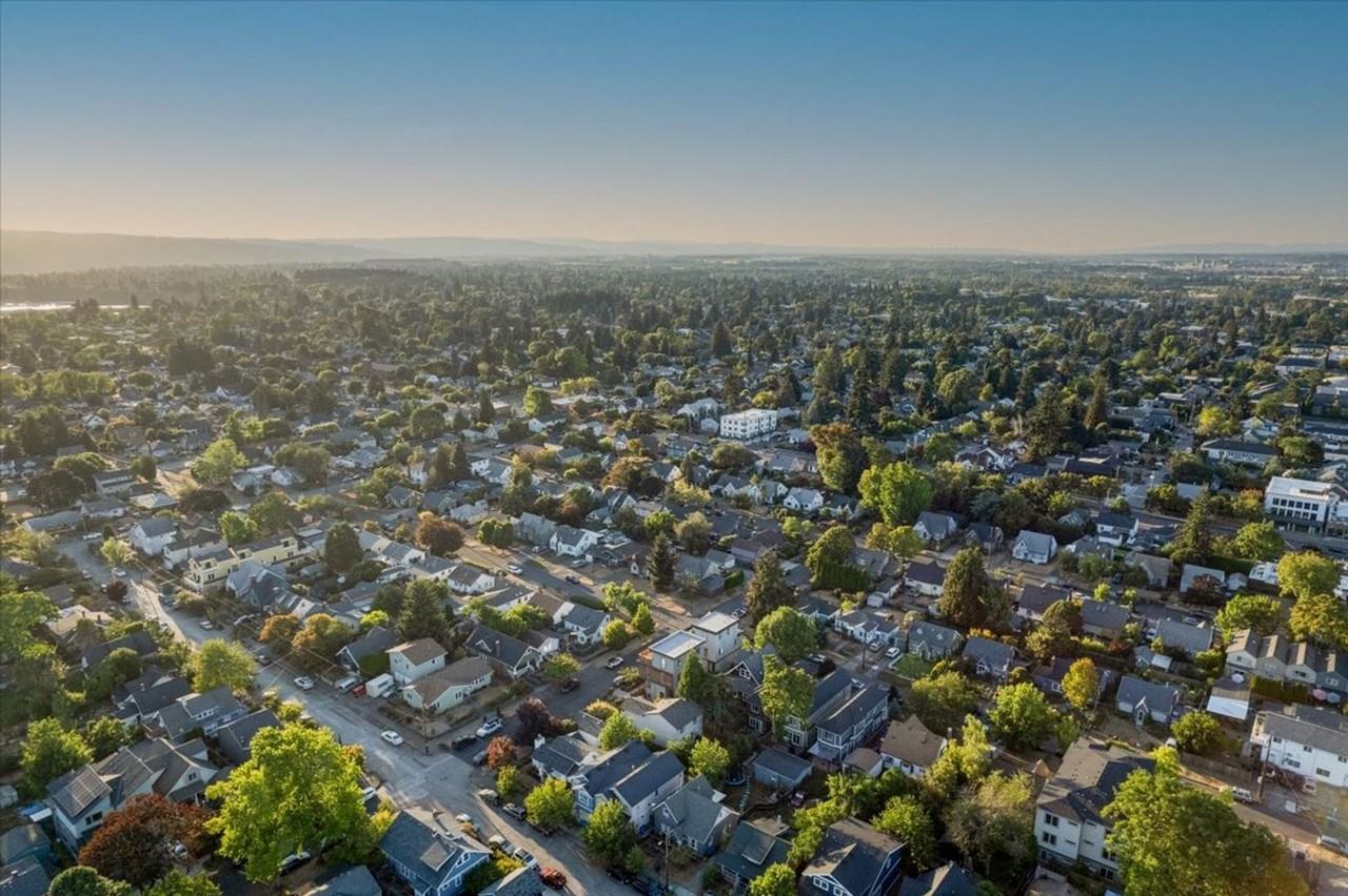 6226 North Concord Avenue - Photo 5 of 40