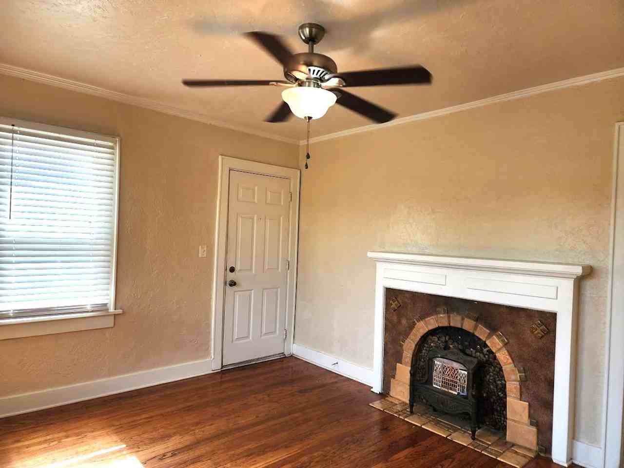 2705 Nw 13th St - Photo 3 of 24
