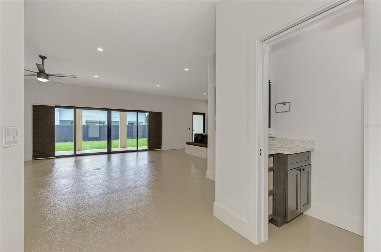 2144 Webber St - Photo 6 of 50