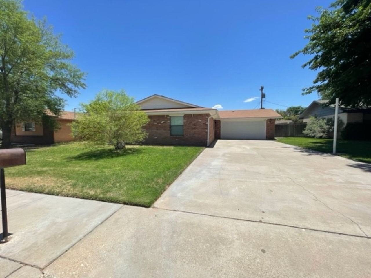 2305 W Bullock Ave - Photo 3 of 31