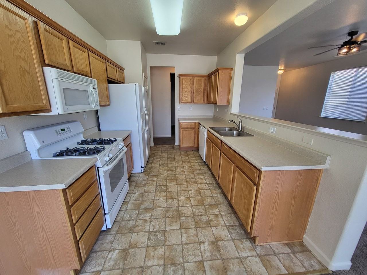 365 Royal Troon Dr - Photo 3 of 12