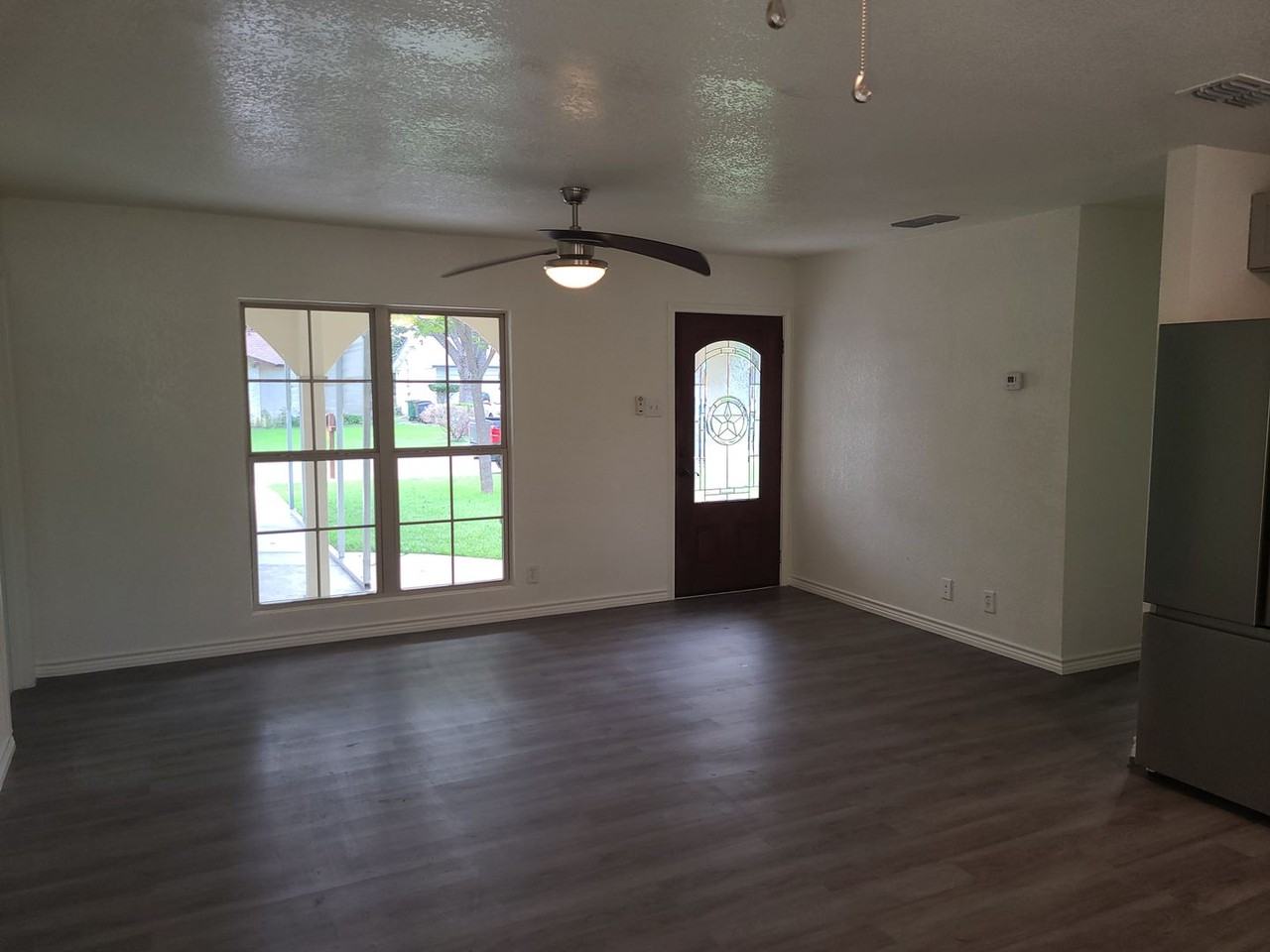 4406 Desert View Dr - Photo 3 of 28