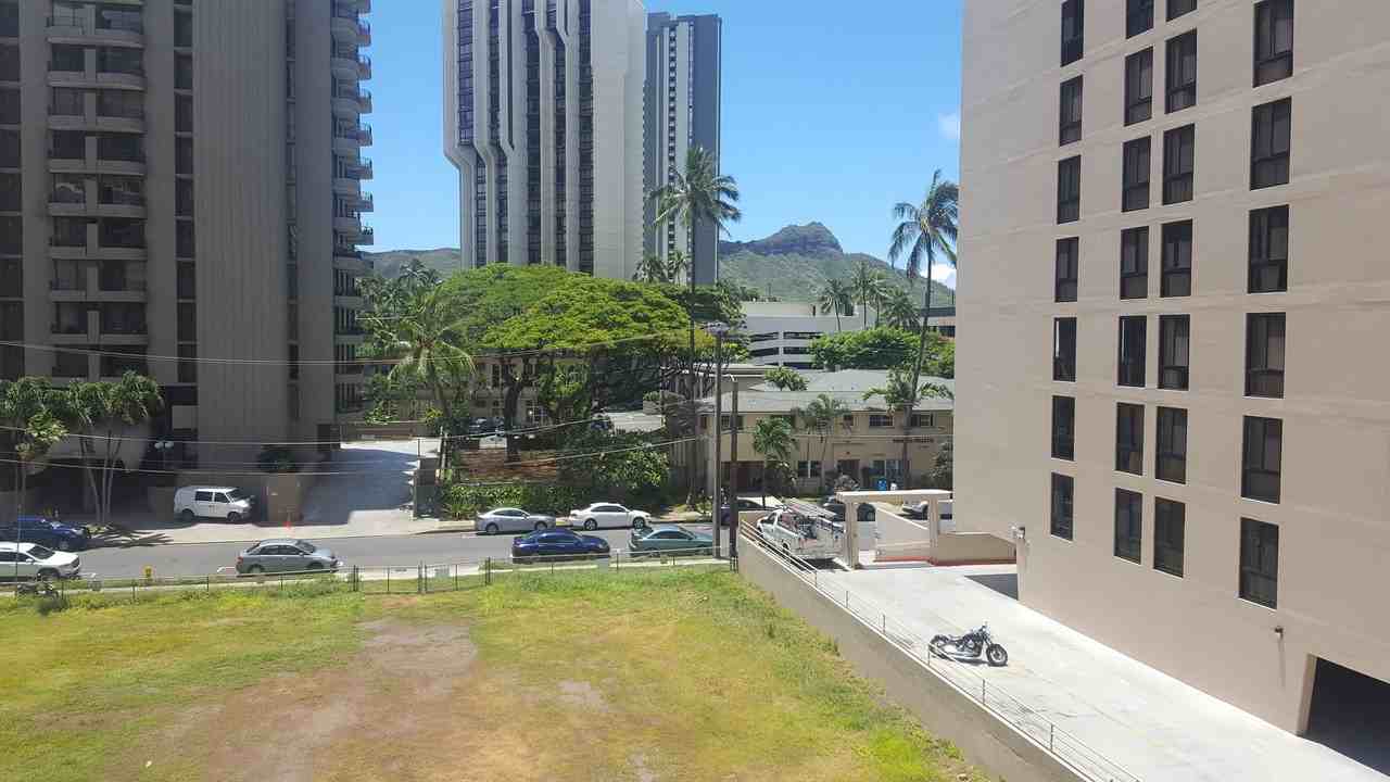 303 Liliuokalani Ave #404 - Photo 3 of 14